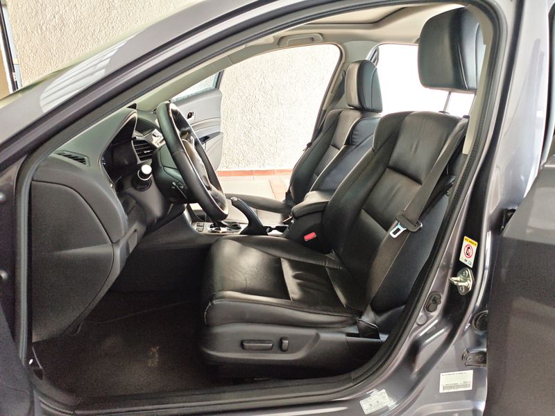Acura ILX • 2015 • 156,315 km 10