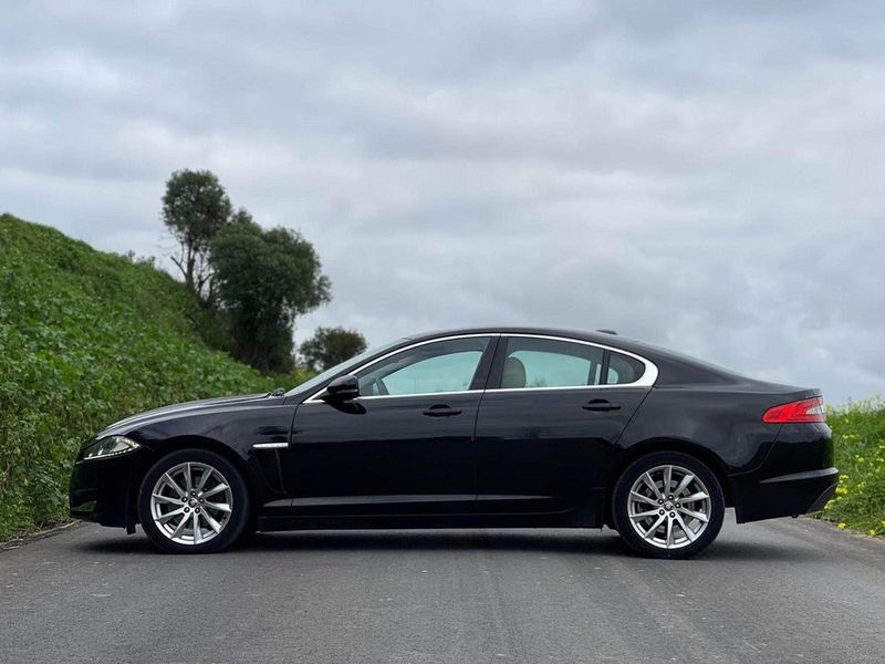 Jaguar XF • 2012 • 198,000 km 4