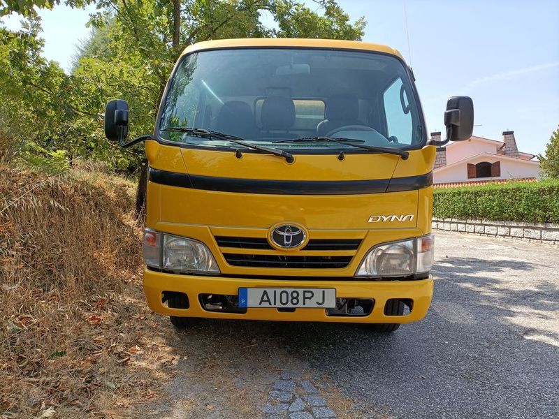 Toyota Dyna • 2009 • 129,000 km 1