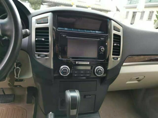 Mitsubishi Pajero • 2017 • 77,000 km 6