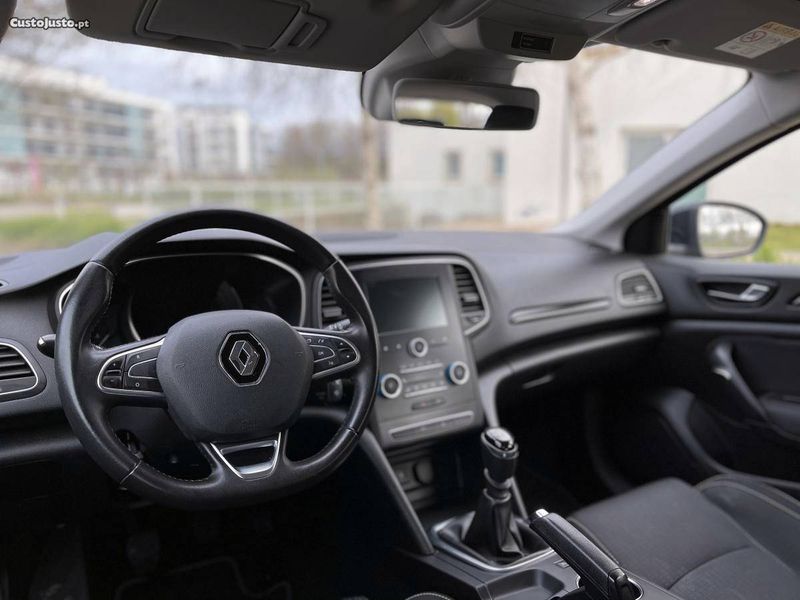 Renault Mégane • 2016 • 120,000 km 4