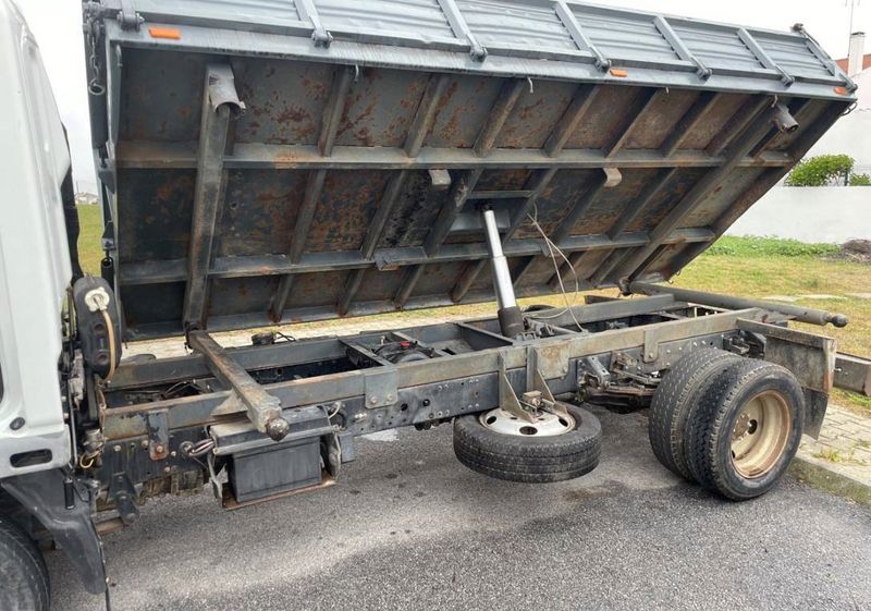 Mitsubishi Fuso canter • 1999 • 169,999 km 3