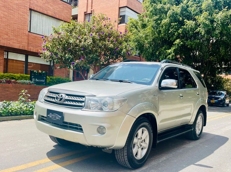 Toyota Fortuner • 2010 • 148,800 km 12