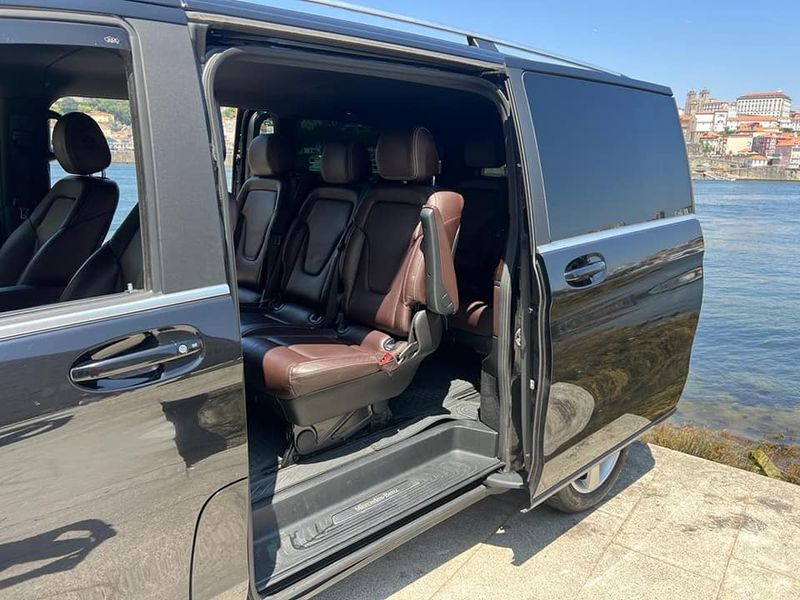 Mercedes-Benz 310 Van • 2015 • 75,000 km 11