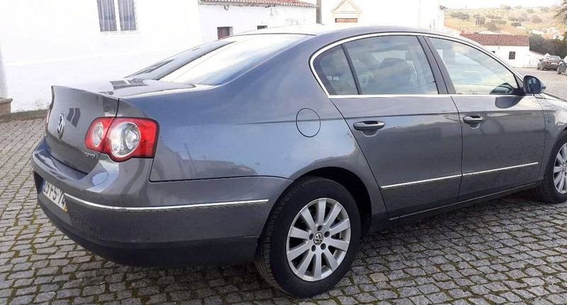 Volkswagen Passat • 2008 • 200,000 km 3