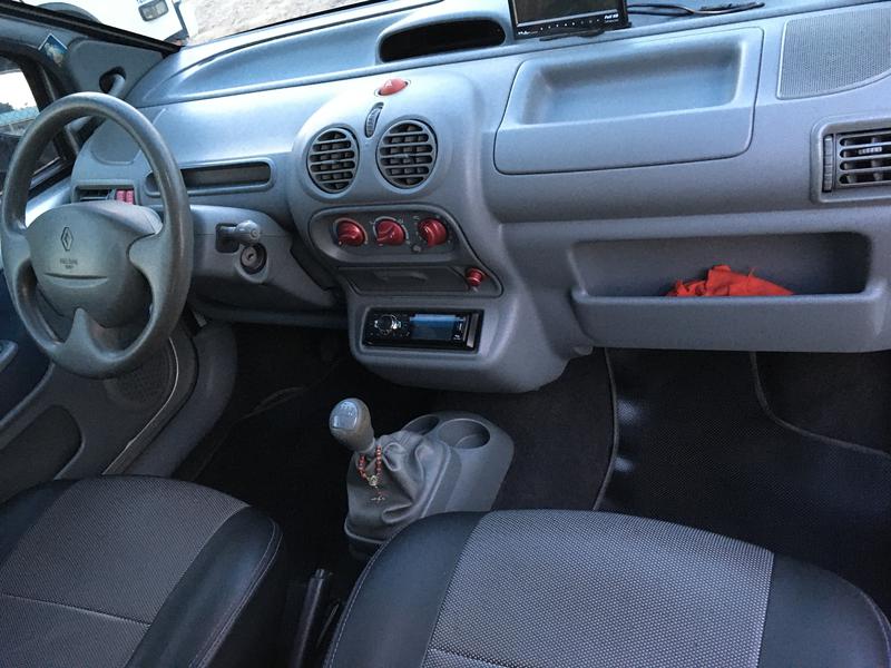 Renault Twingo • 2006 • 76,200 km 5