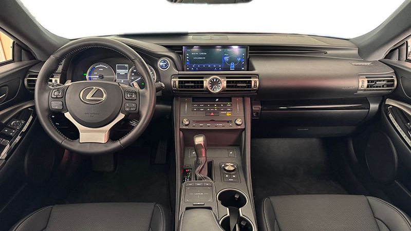 Lexus RC • 2020 • 24,657 km 8