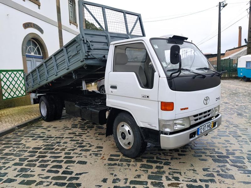 Toyota Dyna • 1998 • 366,000 km 1