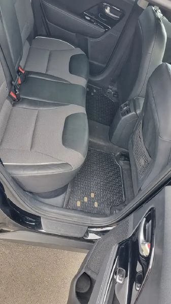 Kia Niro EV • 2020 • 65,000 km 7