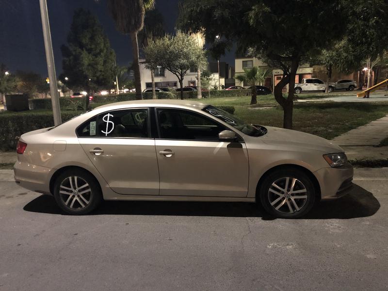 Volkswagen Jetta • 2015 • 92,000 km 5