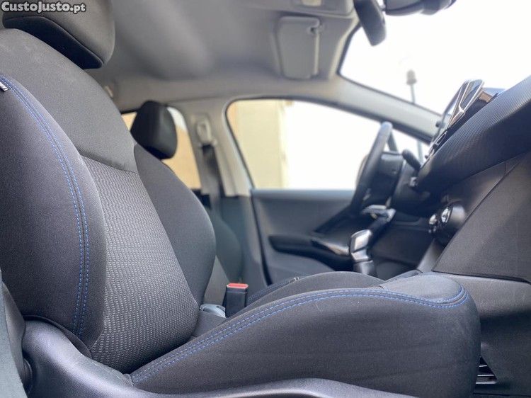 Peugeot 2008 • 2018 • 180,000 km 4