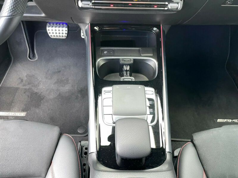 Mercedes-Benz GLB-Class • 2020 • 64,000 km 18