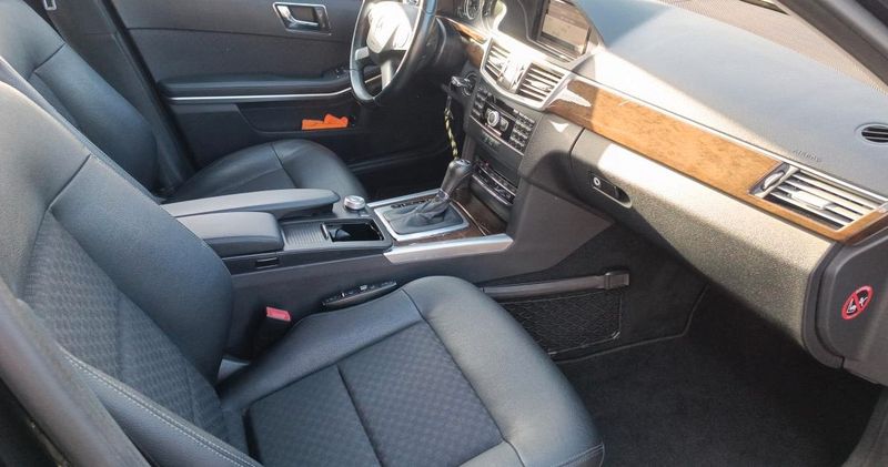 Mercedes-Benz 200 - 300 • 2010 • 299,999 km 5