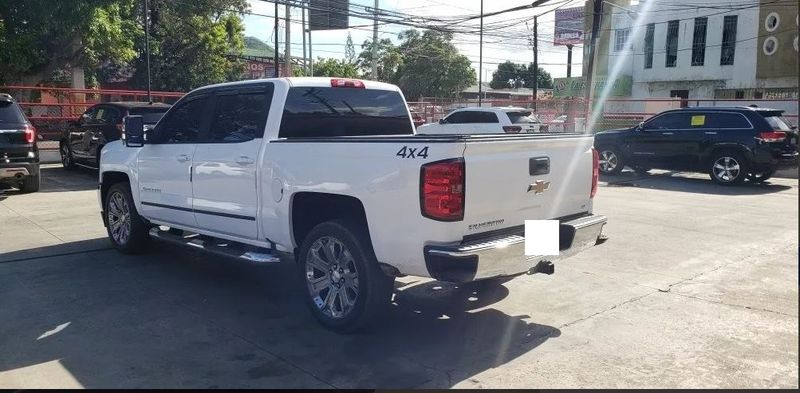 Chevrolet Silverado • 2018 • 84,000 km 3