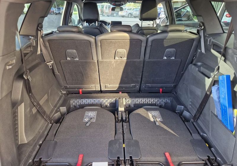 Peugeot 5008 • 2020 • 40,000 km 2