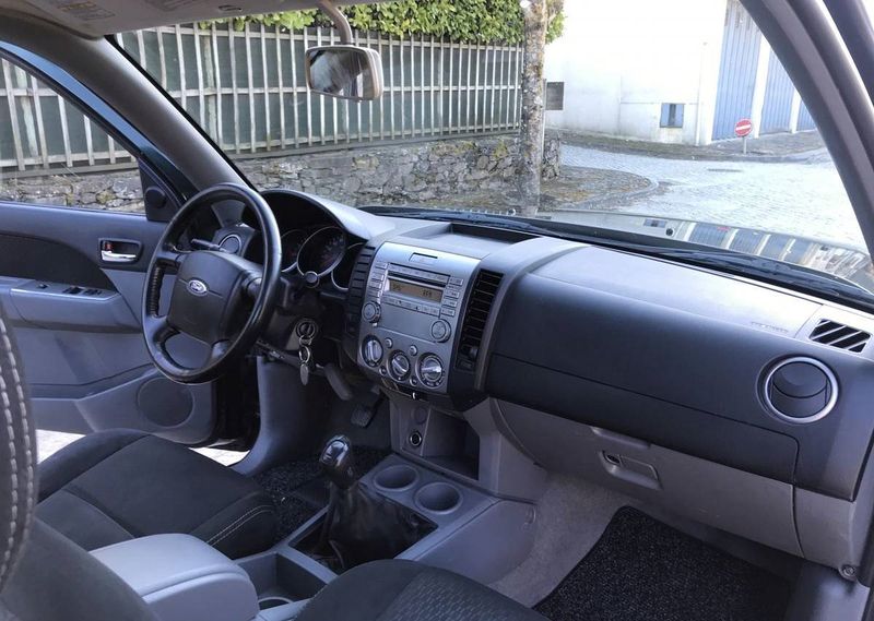 Ford Taurus X • 2011 • 199,999 km 4