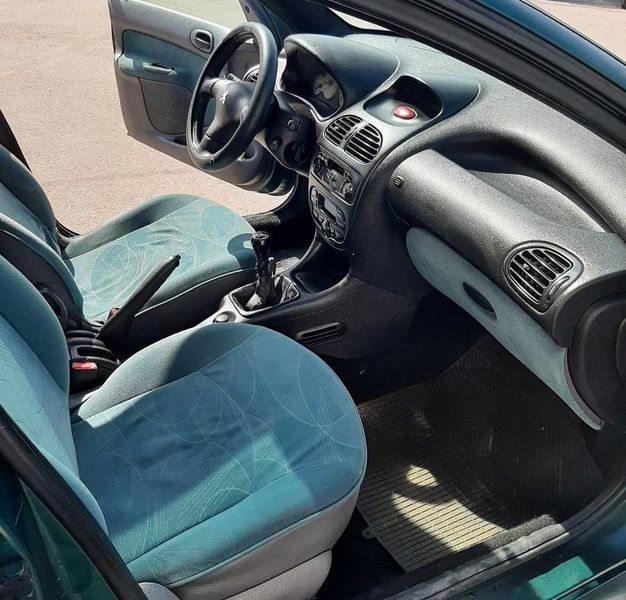 Peugeot 206 • 1999 • 200,000 km 5
