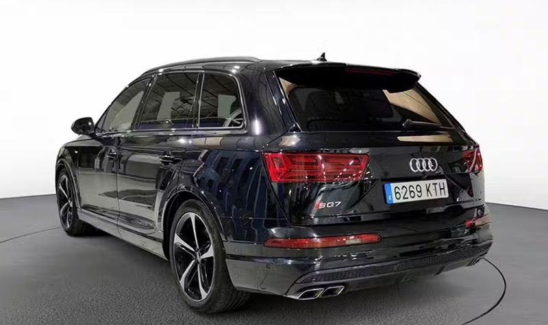 Audi Q7 • 2018 • 113,980 km 4