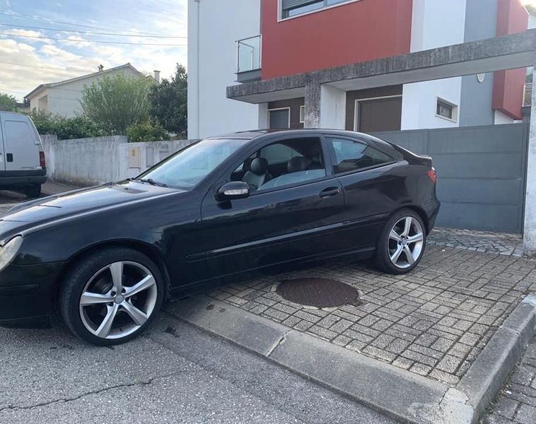 Mercedes-Benz 200 - 300 • 2002 • 98,000 km 2