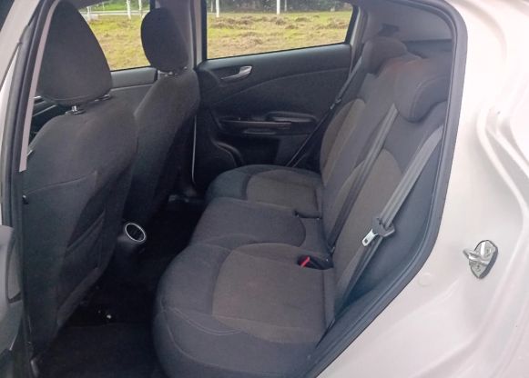 Alfa Romeo Giulietta • 2015 • 118,590 km 4