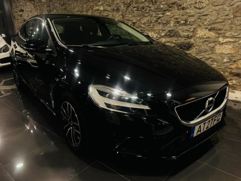 Volvo V40 • 2018 • 39,000 km 1