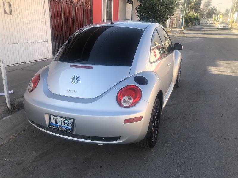 Volkswagen Beetle • 2009 • 107,000 km 4