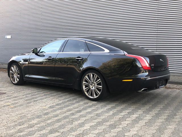 Jaguar XJ • 2013 • 65,397 km 4