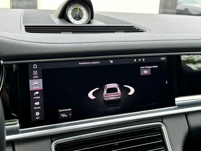 Porsche Panamera • 2018 • 221,000 km 18