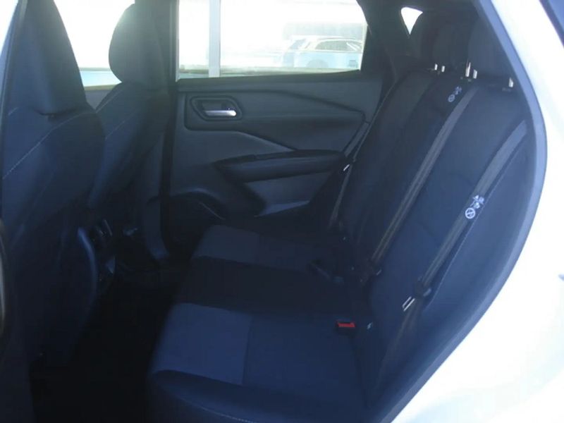 Nissan Qashqai • 2023 • 31,000 km 8