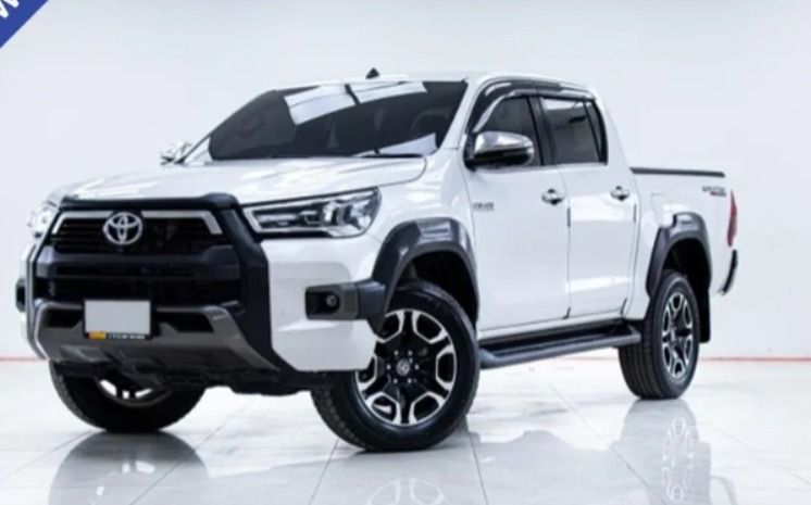 Toyota Hilux • 2023 • 11,000 km 2