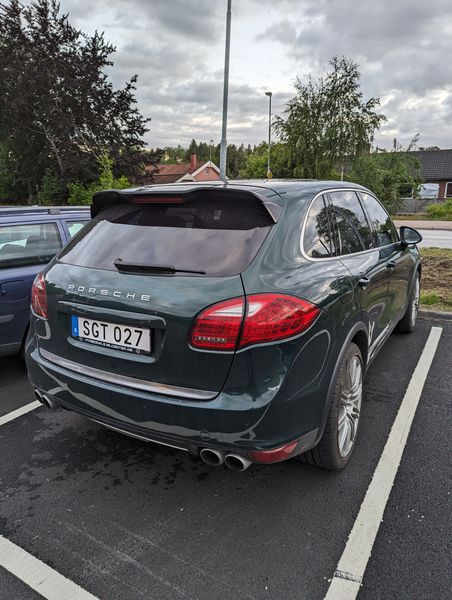 Porsche Cayenne • 2011 • 2,171,190 km 5