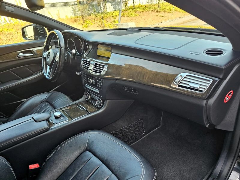 Mercedes-Benz CLS • 2012 • 117,000 km 5