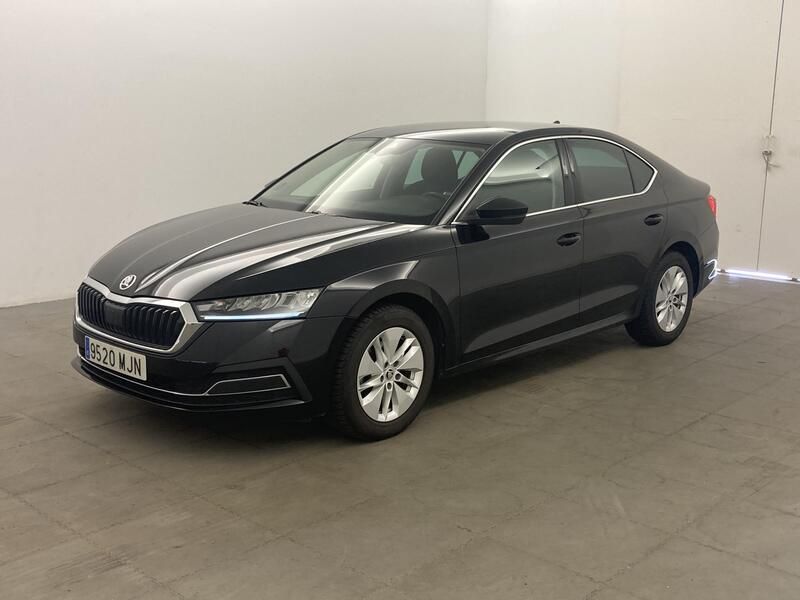 Škoda Octavia • 2023 • 78,186 km 2