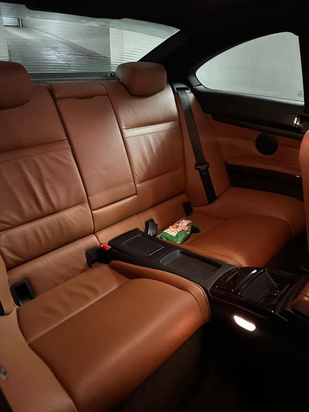 BMW 3 Series • 2009 • 250,000 km 9