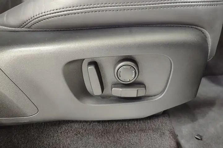 Land Rover Range Rover Sport • 2018 • 35,000 km 12