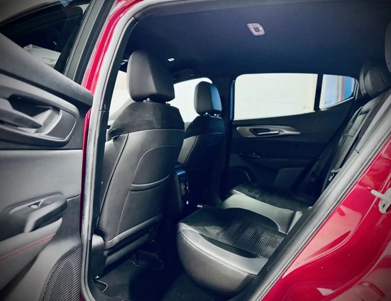 Alfa Romeo Giulia • 2022 • 75,000 km 11