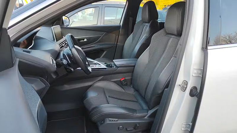 Peugeot 5008 • 2019 • 87,374 km 2