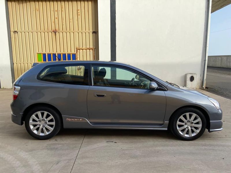 Honda Civic • 2006 • 152,000 km 2