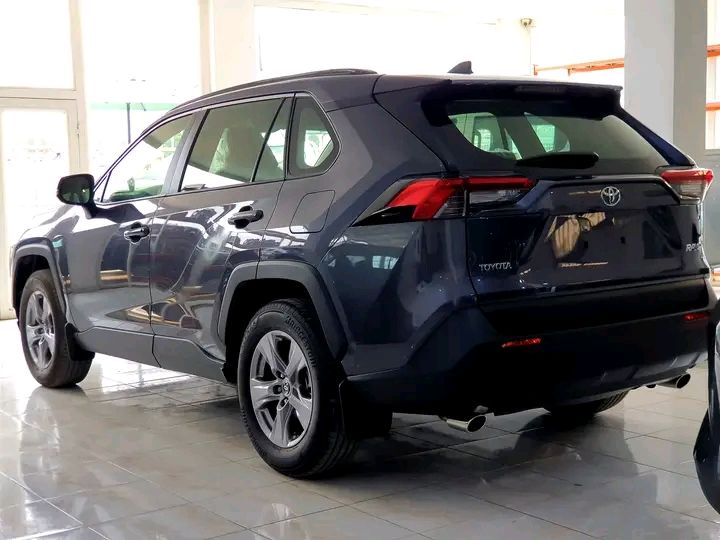 Toyota RAV4 • 2021 • 50,000 km 3