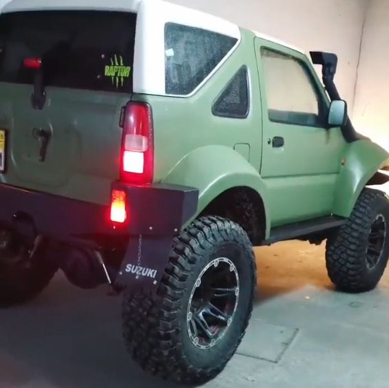 Suzuki Jimny • 2005 • 124,000 km 3