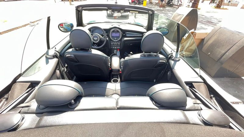 MINI Cooper Cabrio • 2020 • 18,000 km 4