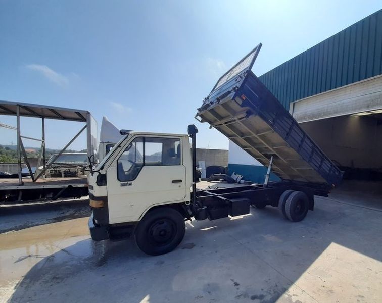Toyota Dyna • 1990 • 250,000 km 5