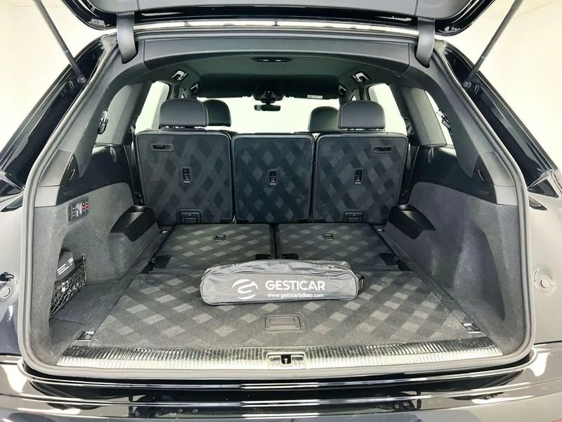 Audi Q7 • 2020 • 59,800 km 13