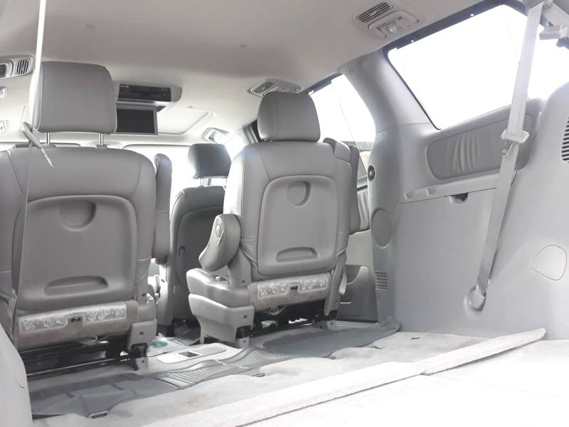 Toyota Sienna • 2006 • 32,345 km 5