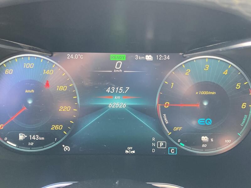 Mercedes-Benz GLC • 2022 • 62,491 km 10