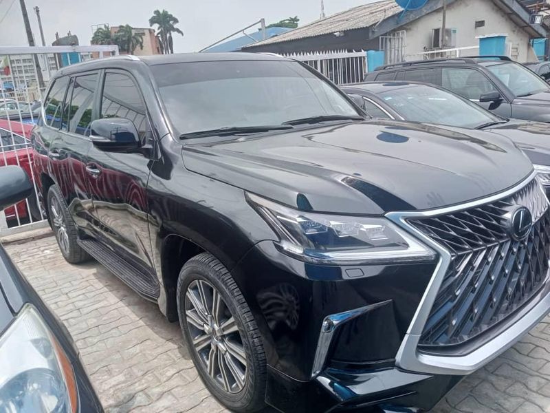 Lexus LX • 2021 • 3 km 1