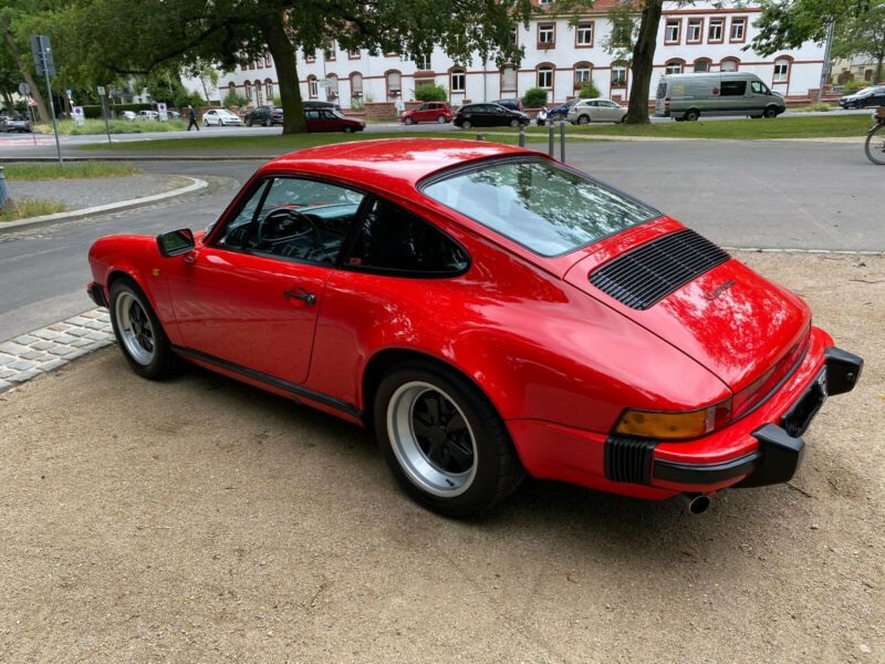 Porsche Carrera GT • 1988 • 150,000 km 5