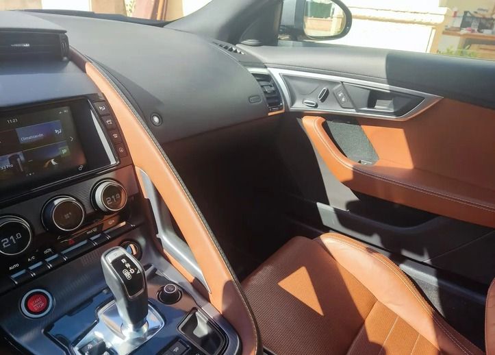 Jaguar F-Type • 2018 • 57,846 km 2