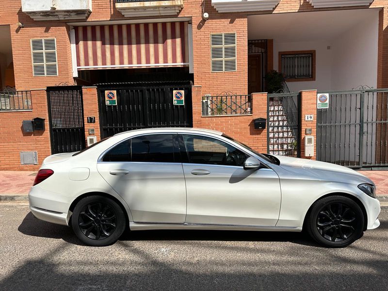 Mercedes-Benz C-Class • 2014 • 23,000 km 8