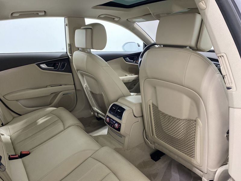 Audi A7 • 2017 • 34,520 km 11